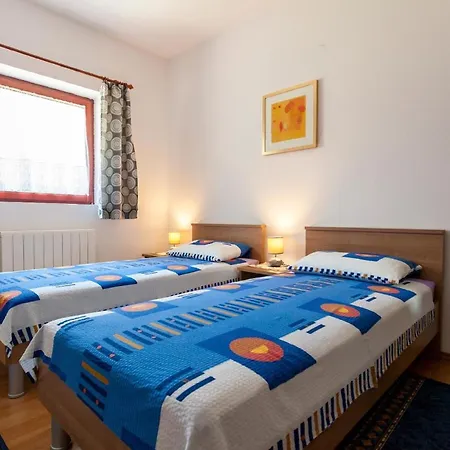 Apartmán Fuer 4 Personen Ca 65 Qm In Njivice, Kvarner Bucht Krk *
