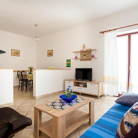 Apartmán Fuer 4 Personen Ca 65 Qm In Njivice, Kvarner Bucht Krk Njivice