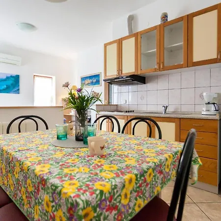 Fuer 4 Personen Ca 65 Qm In Njivice, Kvarner Bucht Krk Apartment *
